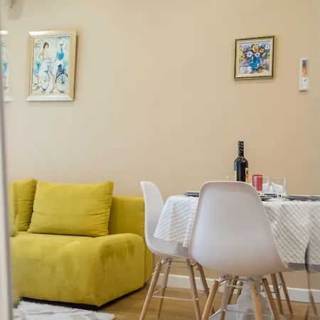 Modern 2 Bedroom Next To Vitosha Str. 아파트 *