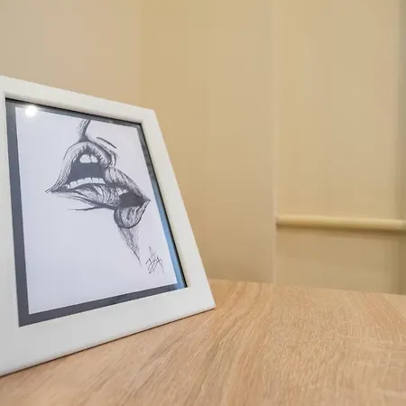 Modern 2 Bedroom Next To Vitosha Str. Apartmán