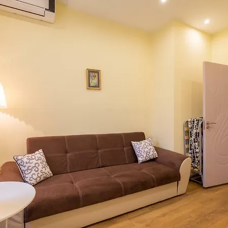 Modern 2 Bedroom Next To Vitosha Str. Apartmán *