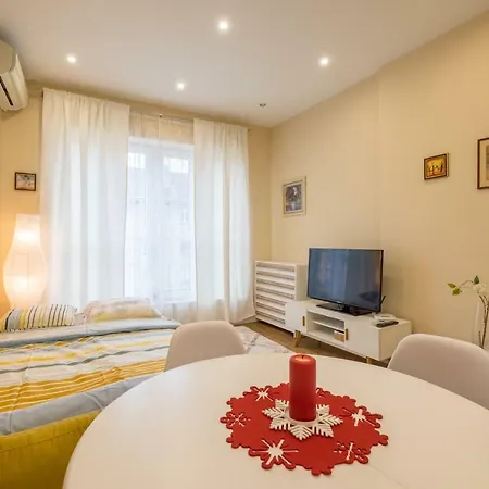 Modern 2 Bedroom Next To Vitosha Str. Apartmán *